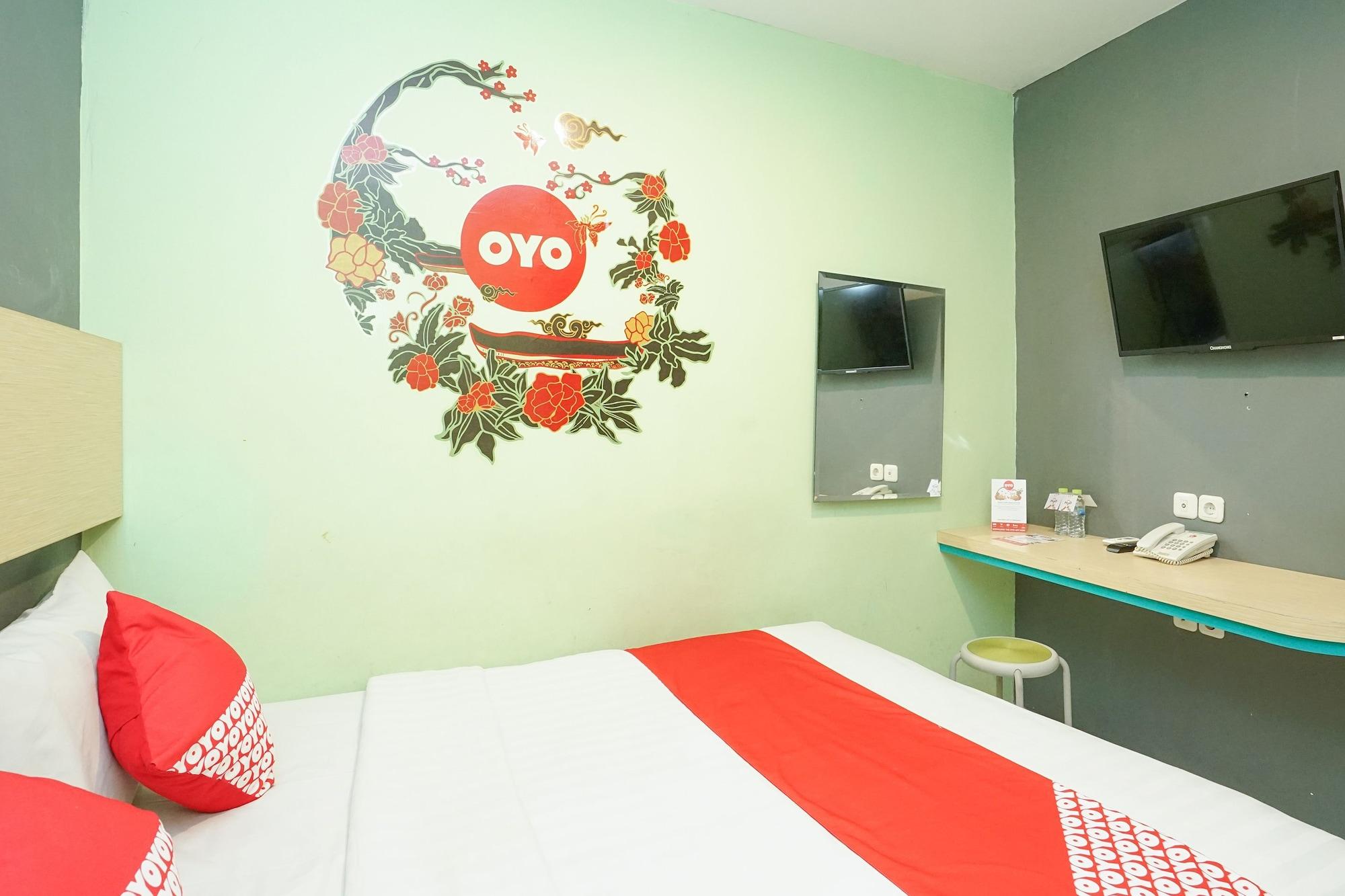 Oyo 277 Rukotel Near Rsu Adi Husada Undaan Kota 泗水 外观 照片