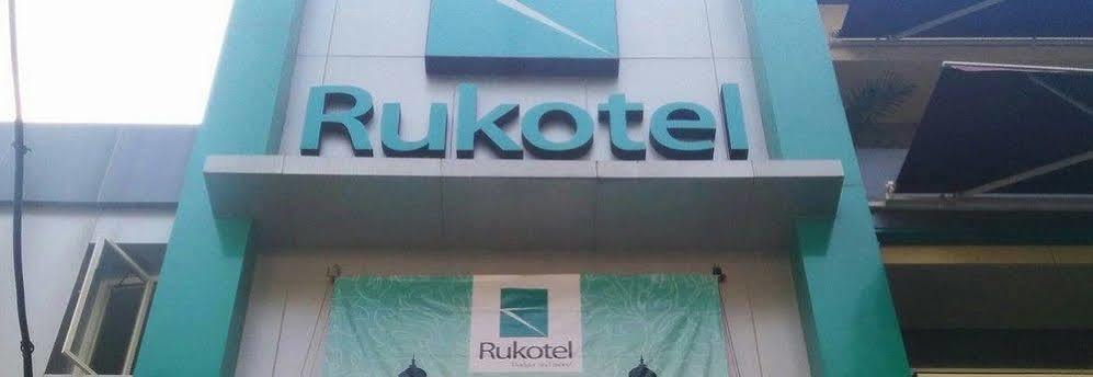 Oyo 277 Rukotel Near Rsu Adi Husada Undaan Kota 泗水 外观 照片