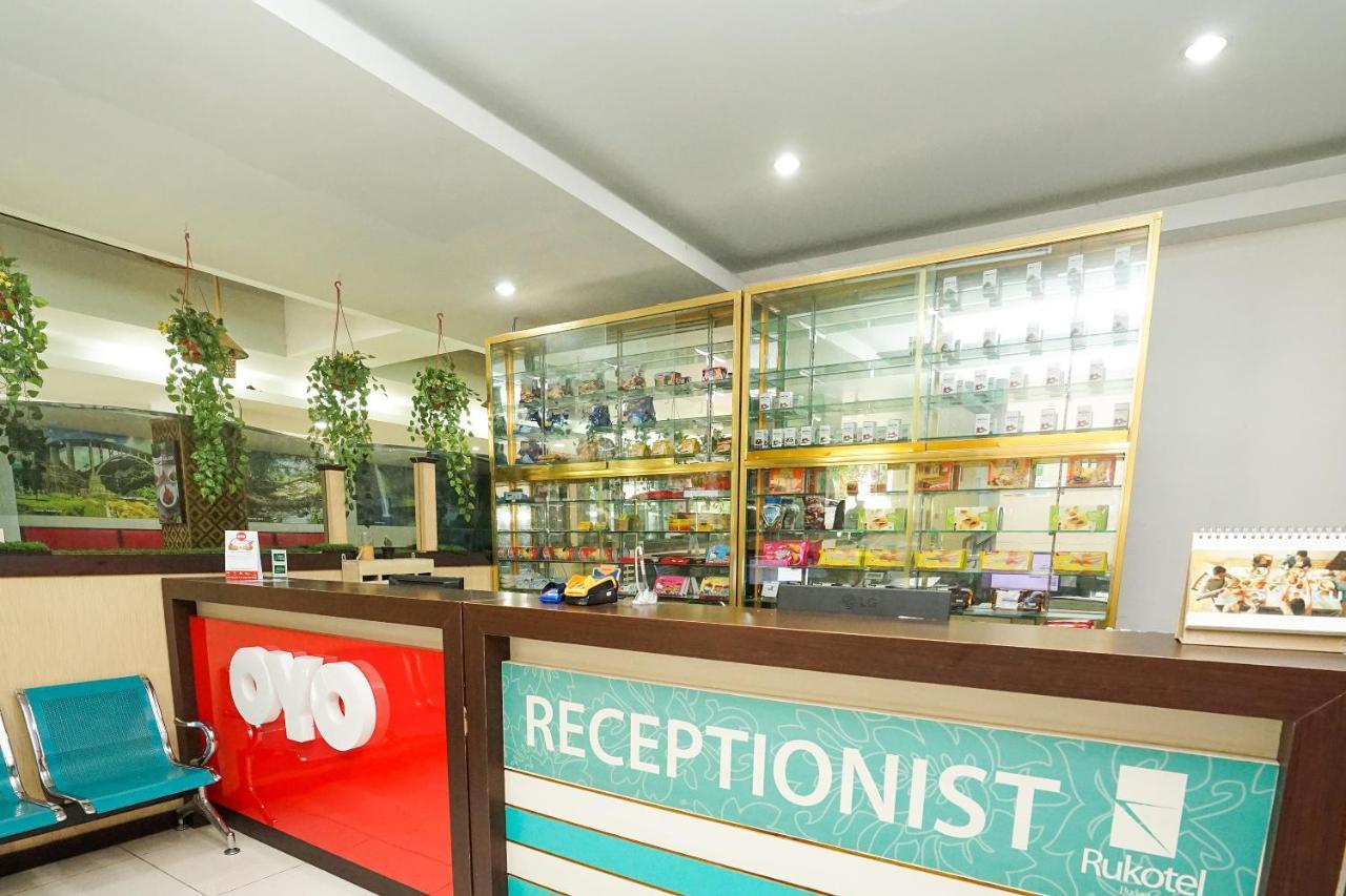 Oyo 277 Rukotel Near Rsu Adi Husada Undaan Kota 泗水 外观 照片
