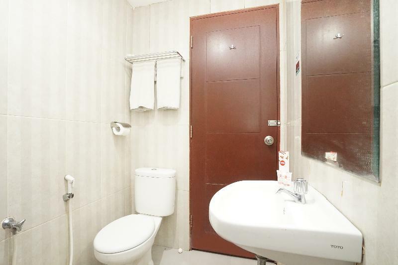 Oyo 277 Rukotel Near Rsu Adi Husada Undaan Kota 泗水 外观 照片